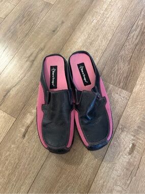 Vintage BareTraps Black Leather-Look Slip-On Mules with Pink Mesh Accents